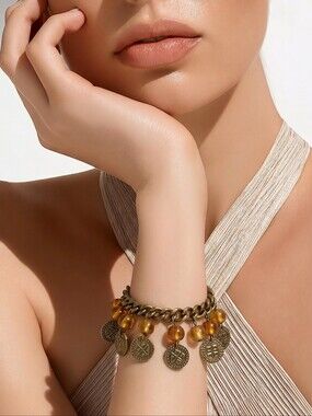 Dangling charm bracelet